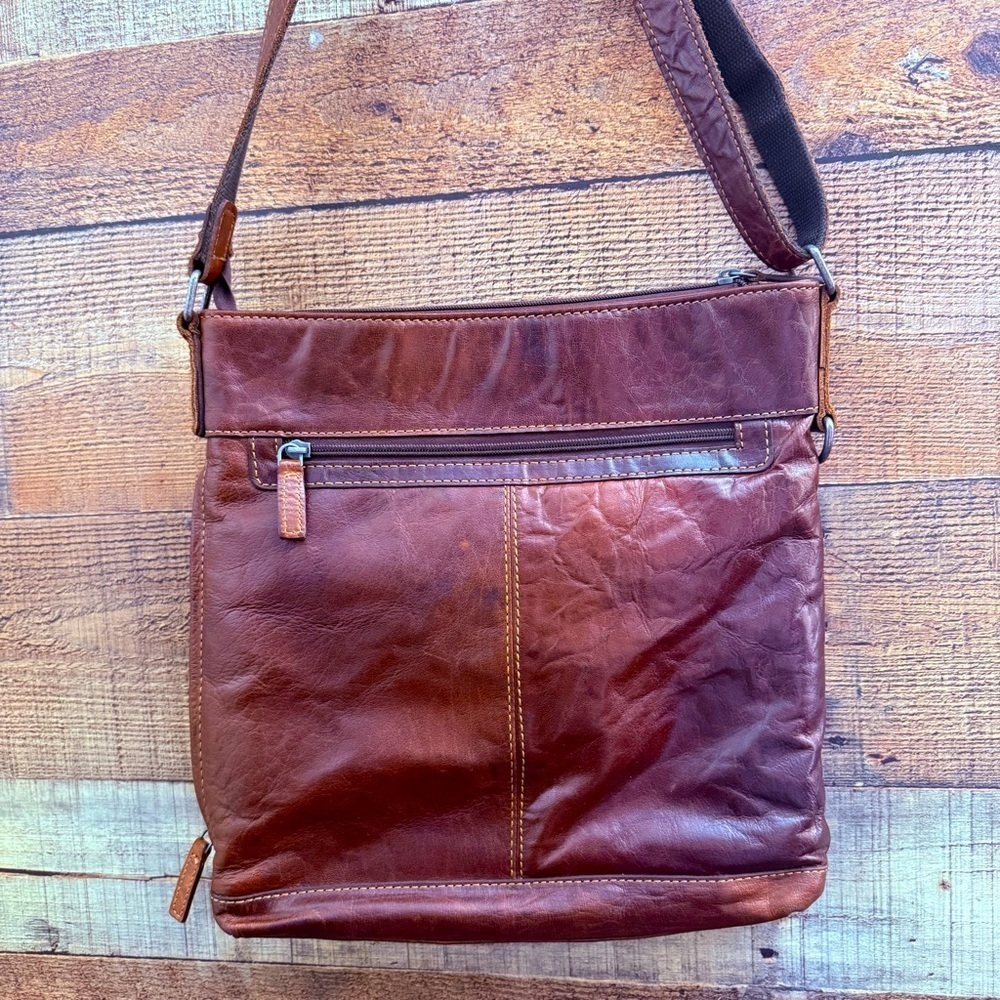 Unisex Jack Georges Voyagers Collection Leather Crossbody - Picture 3 of 16